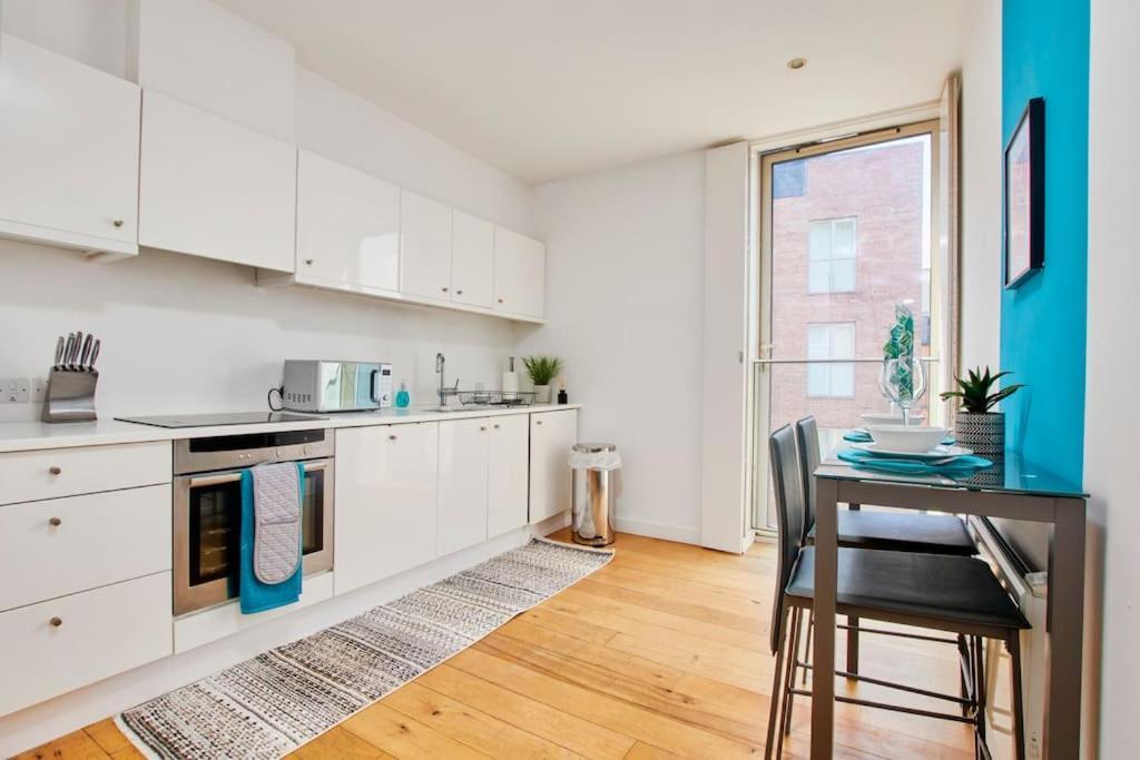 Swanky City Centre Apartment 링컨 외부 사진